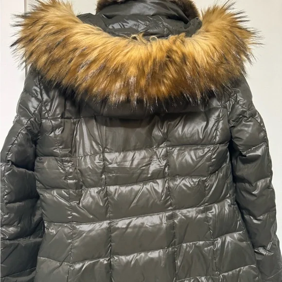 S13 Brand Women's Olive Green Puffer Jacket with Faux Fur Hood - Picture 7 of 7